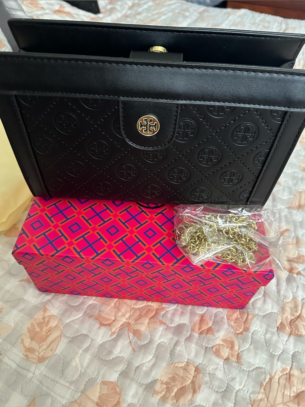Black bag New us not authentic